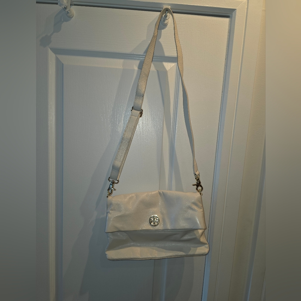 Elegant Cream Shoulder Bag - Picture 2 of 8
